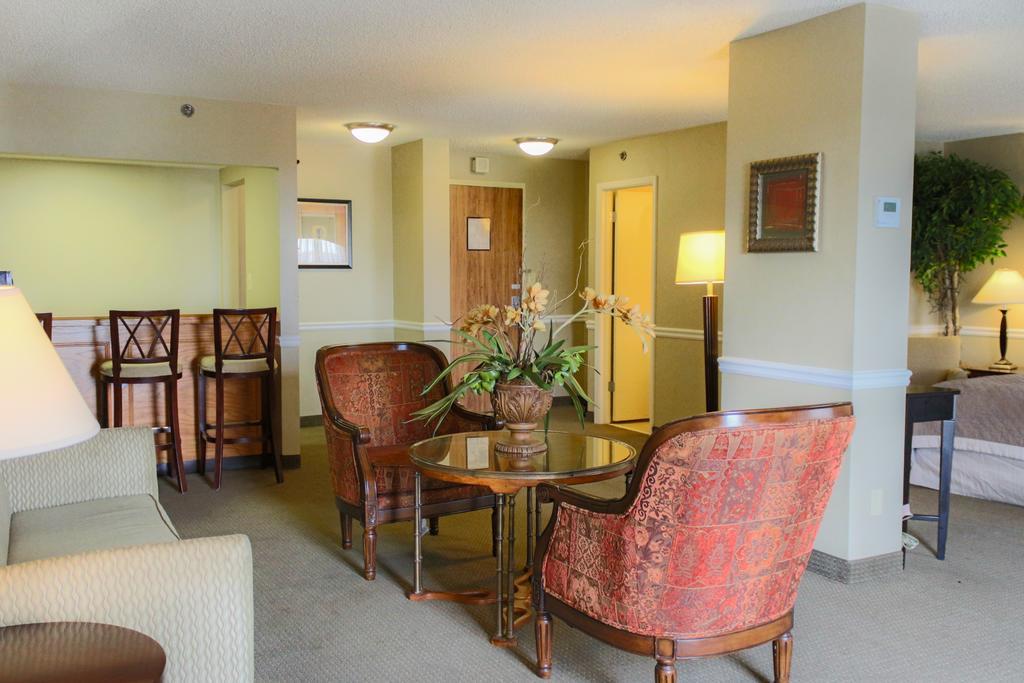 Ramada Plaza By Wyndham Atlanta Airport Hotell College Park Exteriör bild