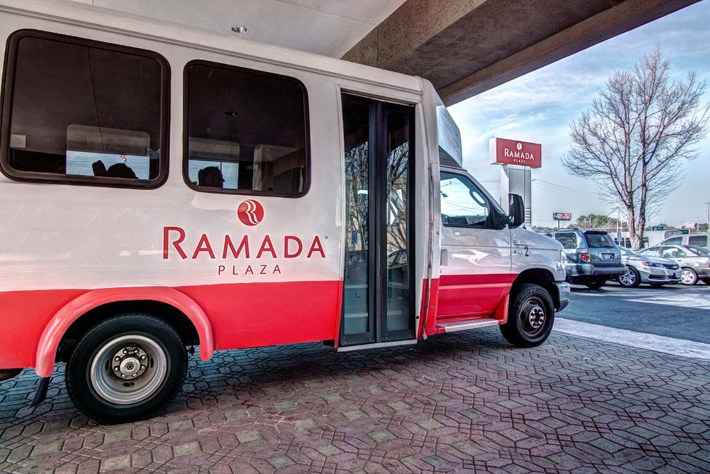 Ramada Plaza By Wyndham Atlanta Airport Hotell College Park Exteriör bild