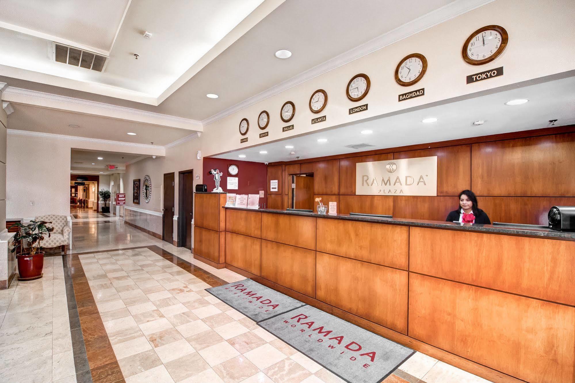 Ramada Plaza By Wyndham Atlanta Airport Hotell College Park Exteriör bild