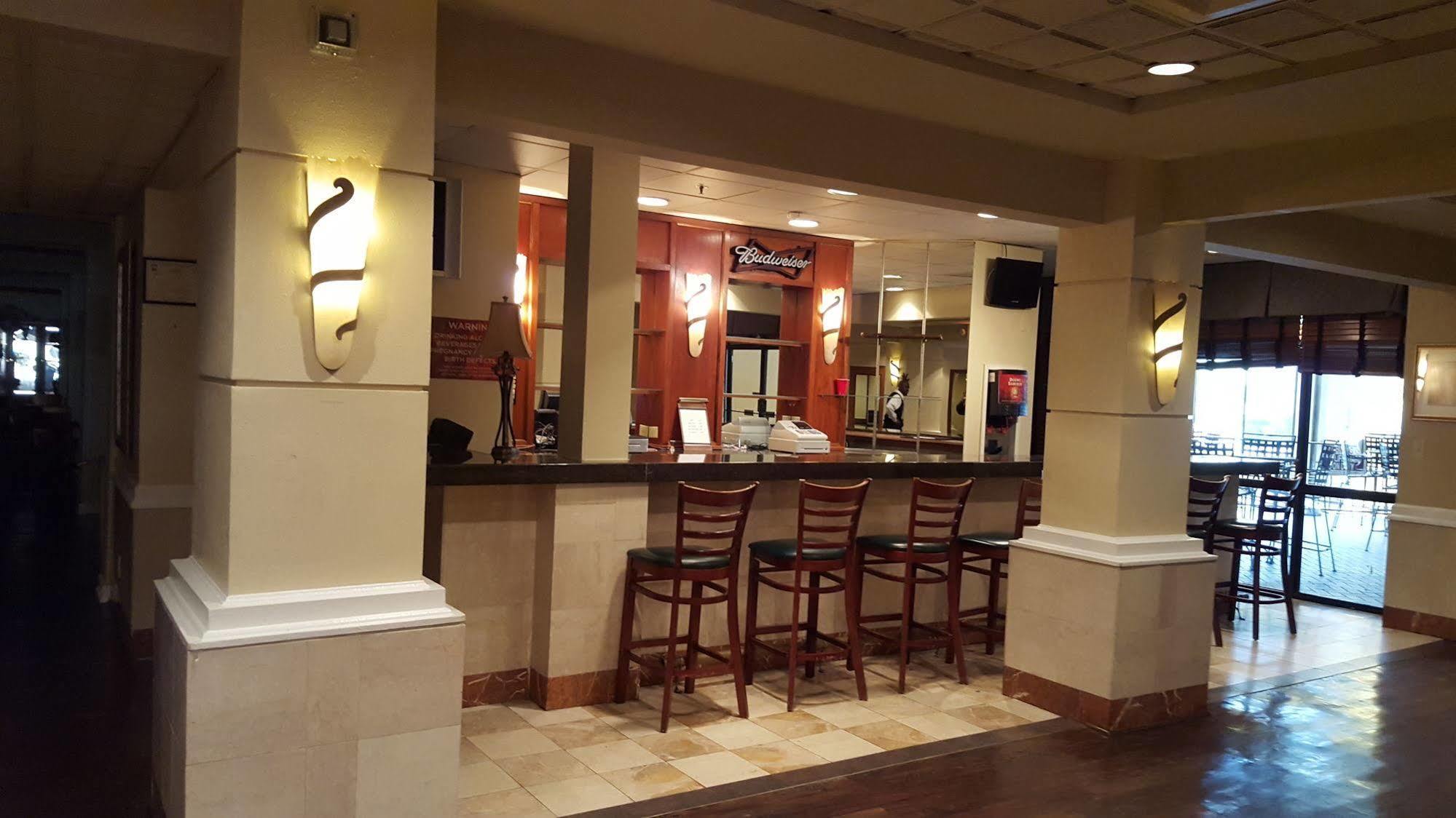 Ramada Plaza By Wyndham Atlanta Airport Hotell College Park Exteriör bild