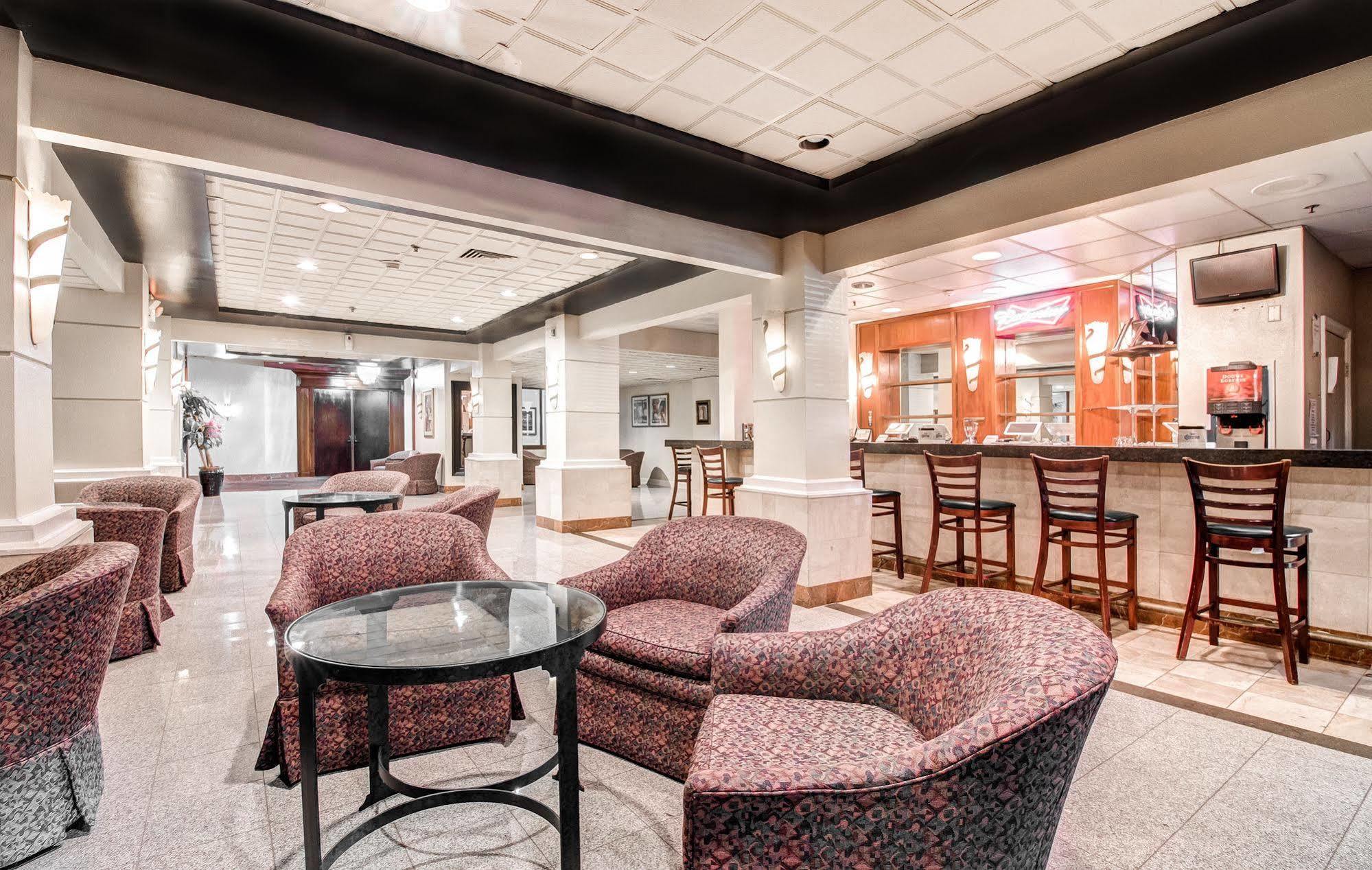 Ramada Plaza By Wyndham Atlanta Airport Hotell College Park Exteriör bild